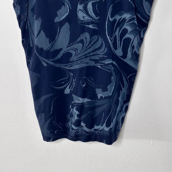 Athleta Momentum Seamless Tank Top Blue Paisley Pattern Workout Top Size Small - Picture 8 of 9